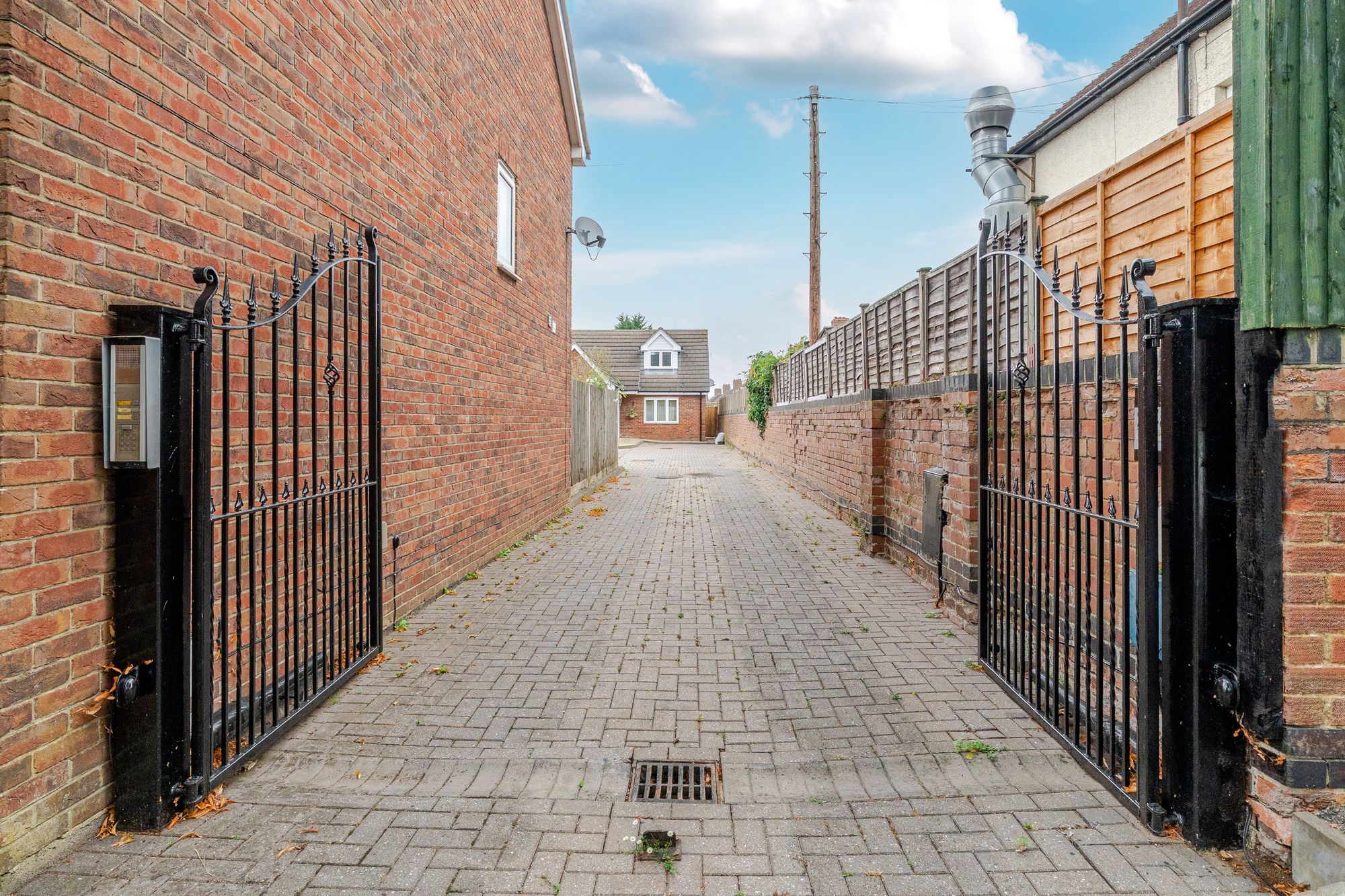 Hewlett Road, Cheltenham, GL52
