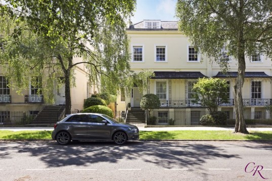 Wellington Square, Cheltenham Town Centre