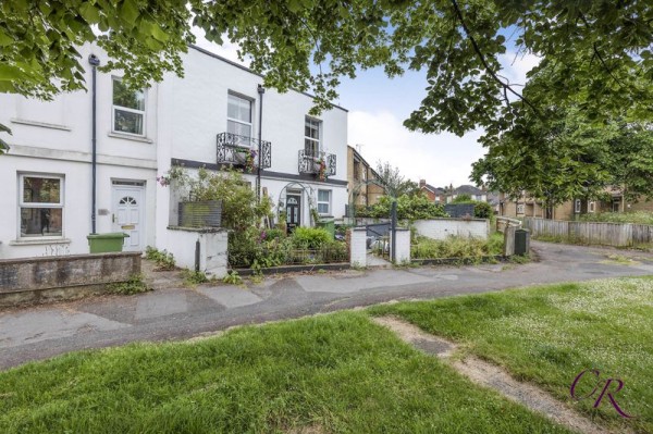 View Prestbury Road, Town Centre