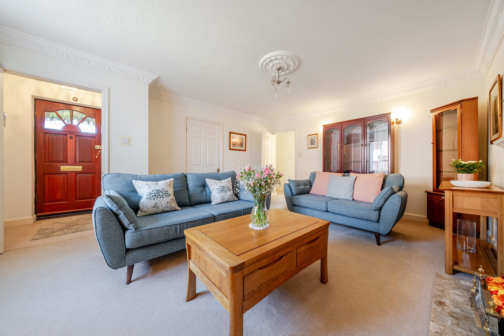 Glebe Farm Court, Up Hatherley