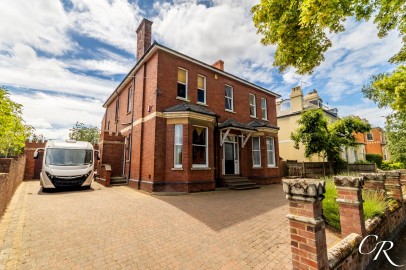 191 Hewlett Road, Cheltenham, GL52