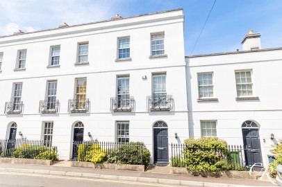 Gloucester Place, Town Centre