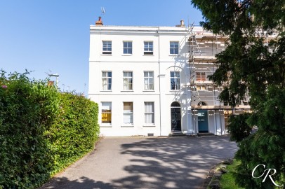 Bath Road, Town Centre