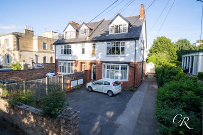 Vittoria Walk, Cheltenham Town Centre