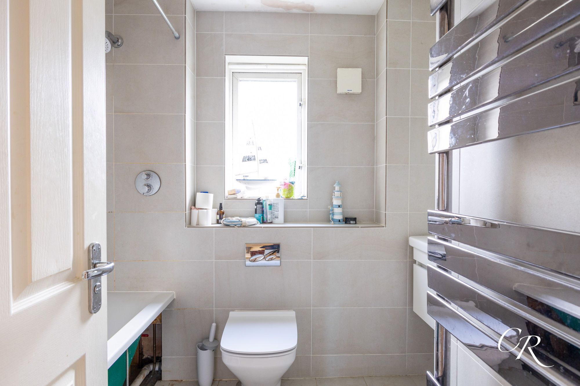 Barrington Avenue, The Reddings