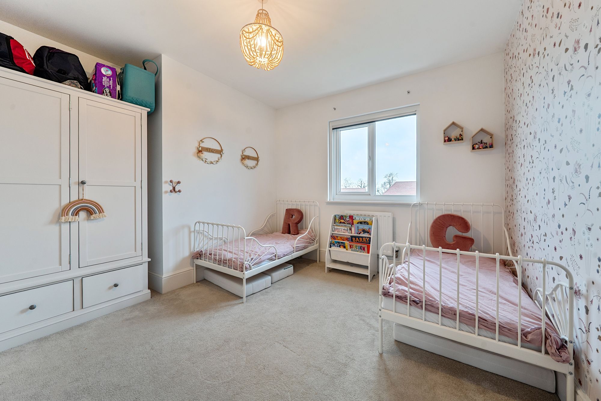 Honeysuckle Avenue, Leckhampton