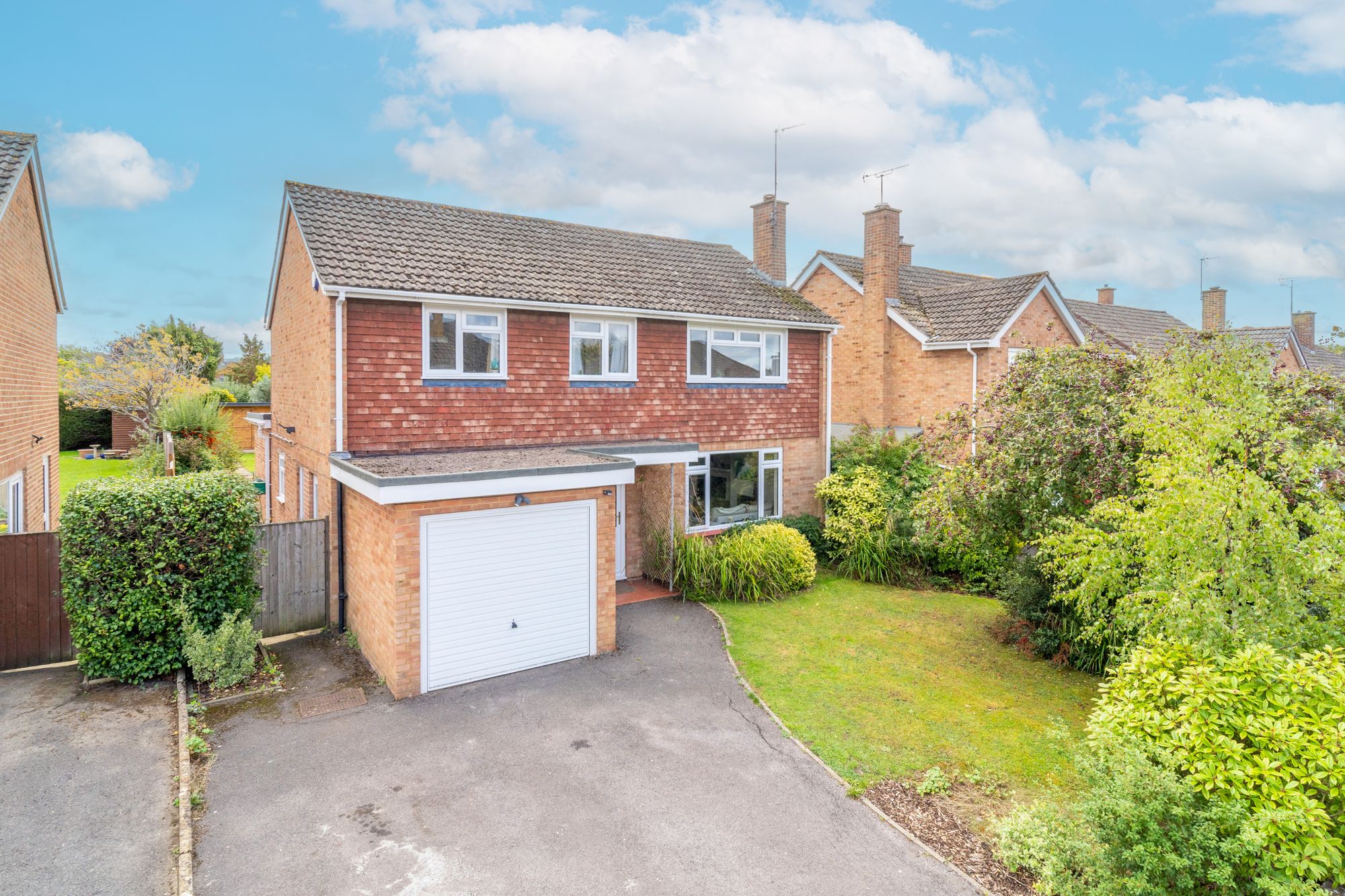 Bisley Road, Benhall