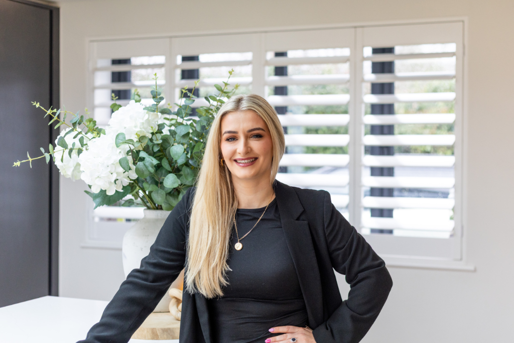 Corinne  Ford - Robinson, Senior Valuer