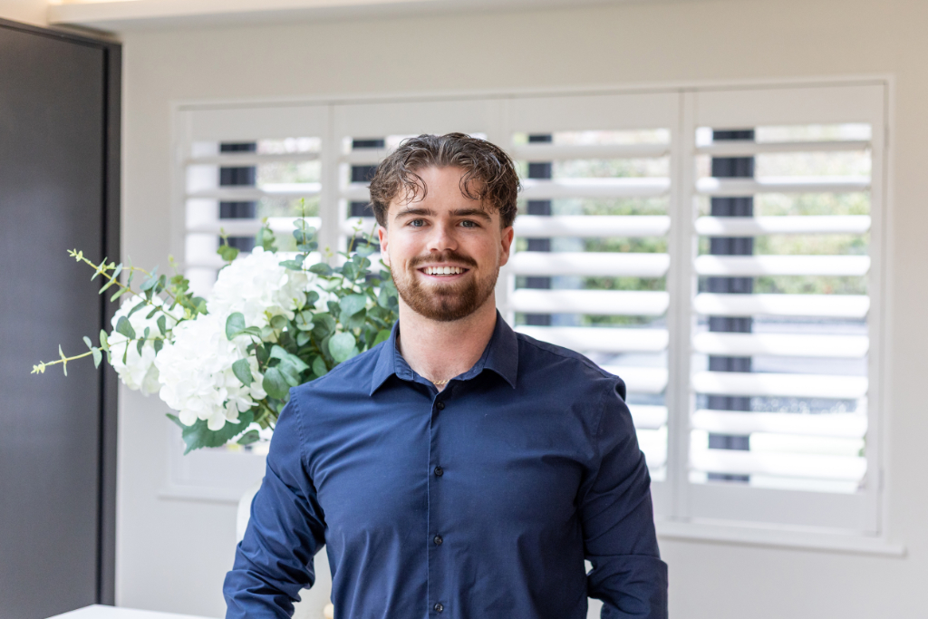 Zac  Howell, Senior Sales Consultant